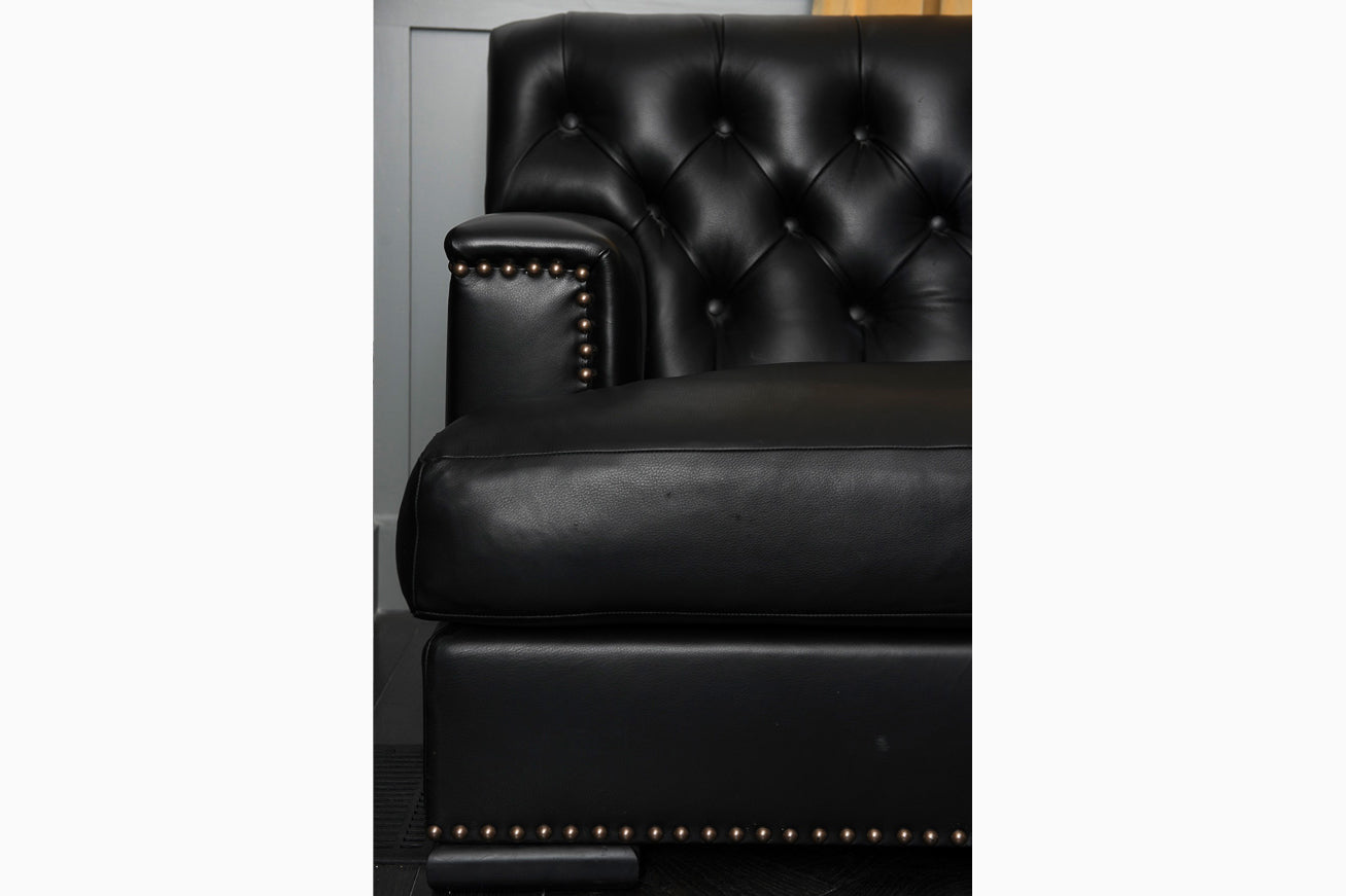 Gentlemen's Lounge